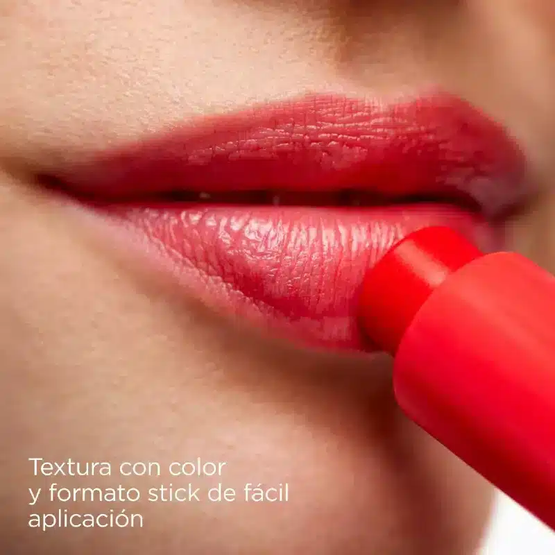 ISDN-reparador-labial-con-acido-hialuronico-2